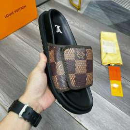 Picture of Louis Vuitton Slippers _SKULVsz38-44hnq1001871